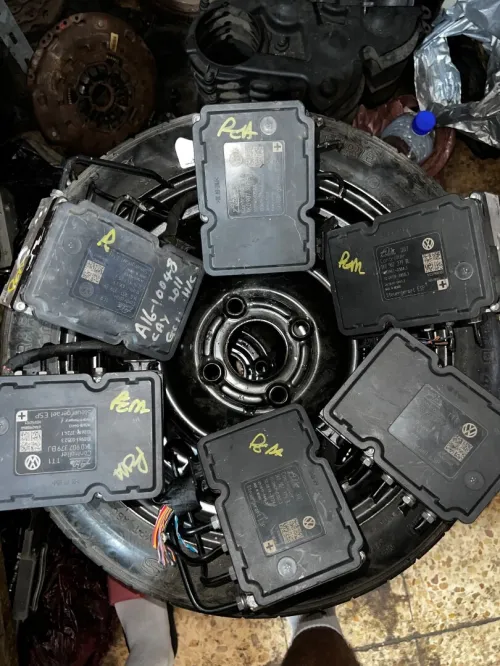 Pompe abs véhicules 