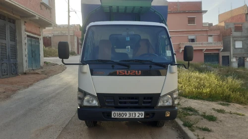 Isuzu npr 2013