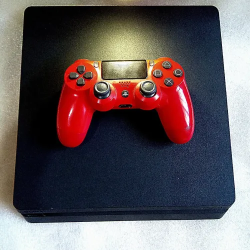 Ps4 slim trés bonne état