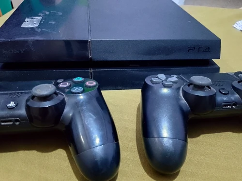 Ps4 fat 500 Gb flashé v 9.00