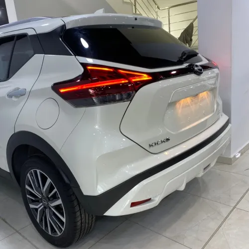 Nissan KICKS 2025 