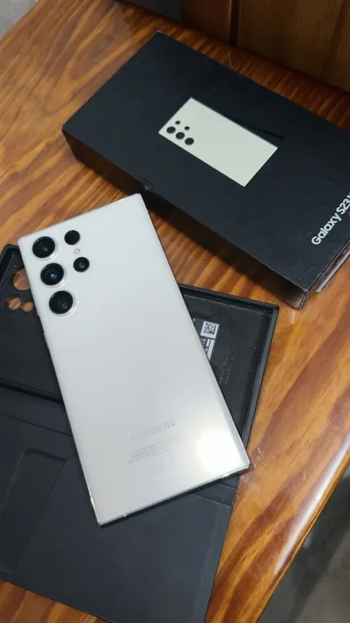 Etat 10/10    256gb 5000mah. 2 SIm  cha 23 ultra