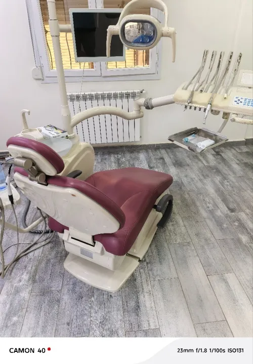 Fauteuil dentaire et radio murale