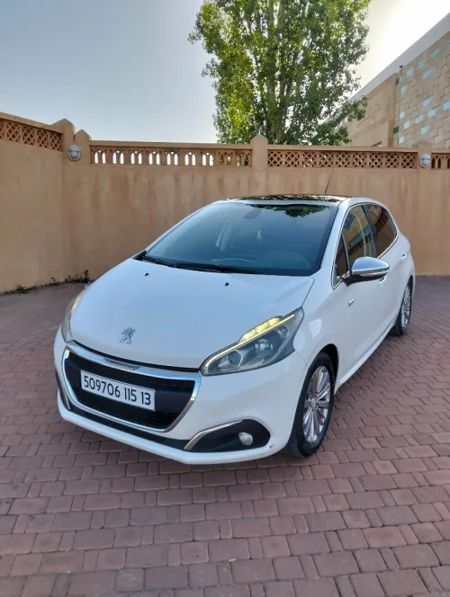Peugeot 208 2015 Allure Facelift