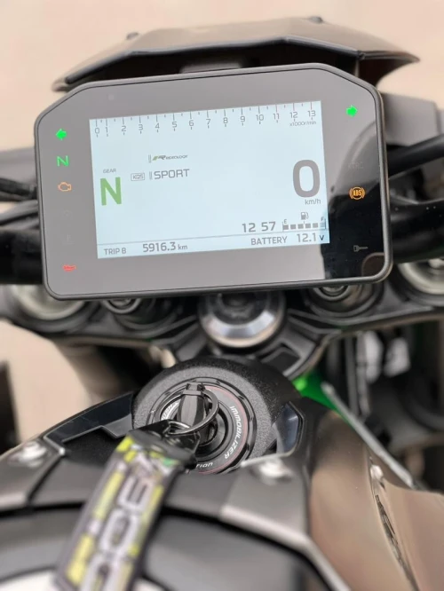Kawasaki Z900 2025