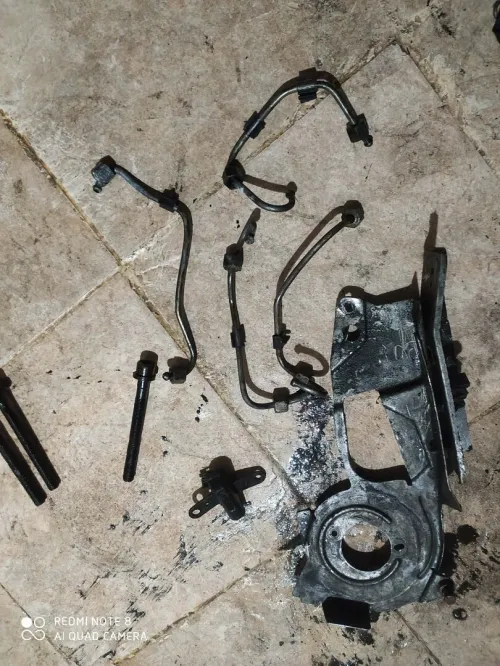 Toute pièce moteur 1.9 simple  culasse bloc alternateur boîte vitesse pompe injection injecteur