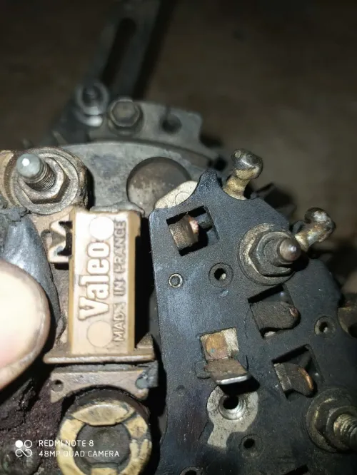 Toute pièce moteur 1.9 simple  culasse bloc alternateur boîte vitesse pompe injection injecteur