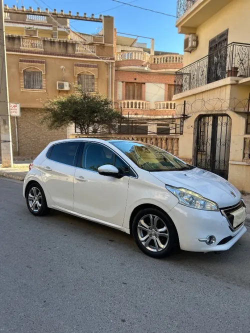 Peugeot 208 2014 Allure