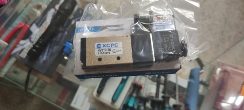 Distributeur pneumatique 4V410-06
