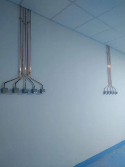 Installation prises pour fluide médicaux