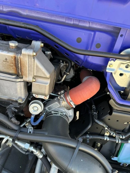 Isuzu Lourd 2025