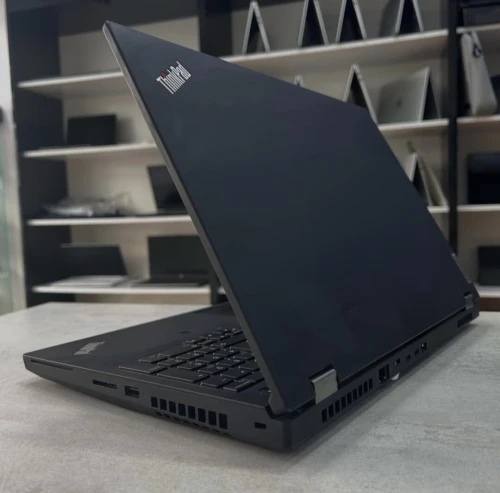 Lenovo ThinkPad P15s Workstation 15,6 i7-10750H 32 Go DDR4 512 Go SSD NVMe Quadro RTX 3000