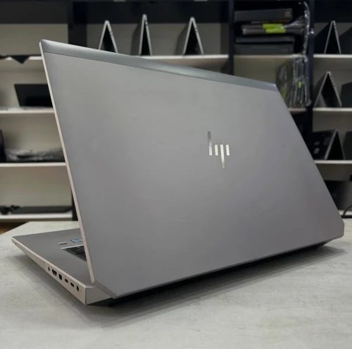 HP ZBook 17 G5 Workstation professionnel 17 pouce i7-8750H 16 Go de RAM DDR4 512 Go SSD NVMe NVIDIA Quadro P2000 4go GDDR5