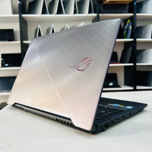 ASUS ROG Strix GL503V GAMING 15,6 pouce 120Hz i7-7700HQ 12 Go DDR4 256 Go SSD 1 To HDD NVIDIA GeForce GTX 1060 6 Go GDDR5
