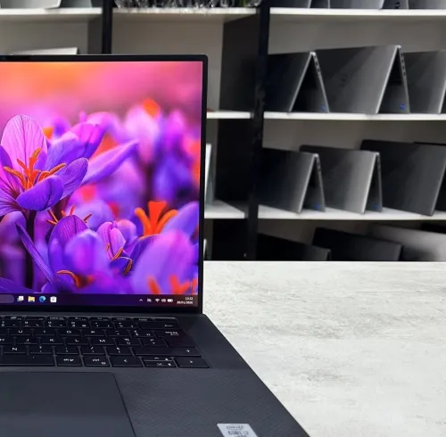 Dell Precision 5550 i7-10850H 32 Go de RAM DDR4 512 Go SSD NVMe 15.6"  Quadro T1000 - 4 Go GDDR6
