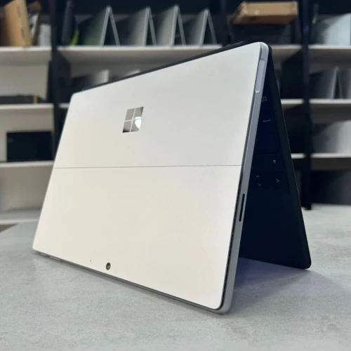 Surface Pro for Business 11th Ed - Copilot+PC 13 pouce 120Hz Tactile 3K Ultra 5 236V 16 Go LPDDR5X 256 Go SSD