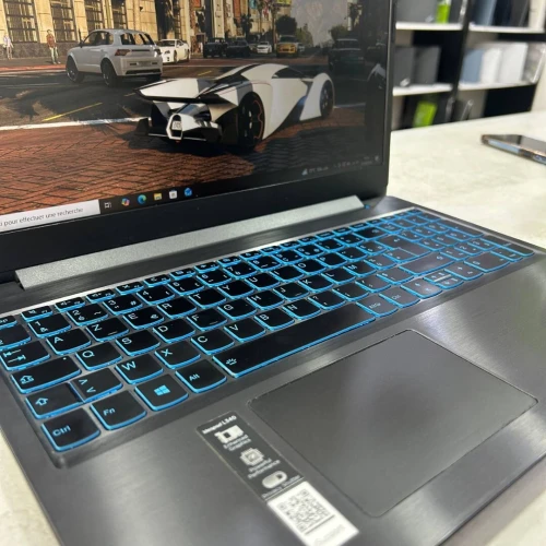 Lenovo IdeaPad Gaming 3 15.6pouce i5-9300H 8 Go DDR4 256 Go SSD NVMe GTX 1650 4 Go GDDR6