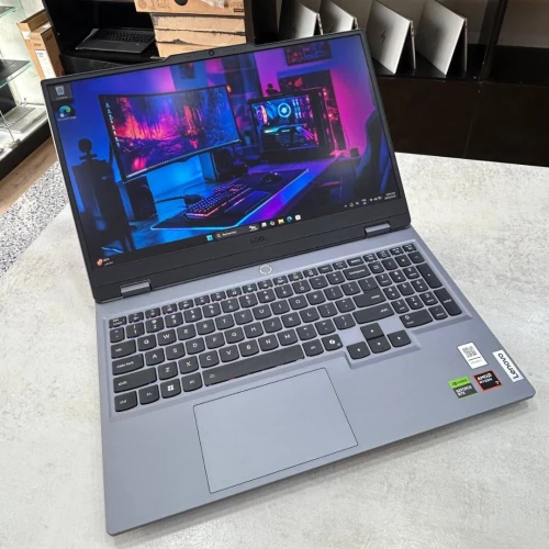 Lenovo LOQ Neuf jamais utilisé 15,6 144Hz Ryzen 7 250W 16 Go DDR5 512 Go SSD NVMe NVIDIA GeForce RTX 5050 Laptop GPU 8 Go GDDR7 + AMD NPU