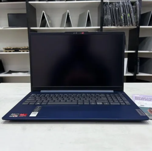 Lenovo IdeaPad 15,6" Full HD Ryzen 7 7730U 16 Go de RAM DDR4 512 Go SSD NVMe AMD Radeon