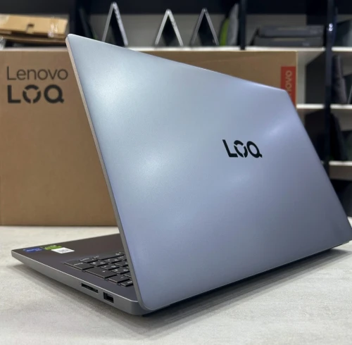 Lenovo LOQ Gaming 15 neuf sous emballage 15,6 FHD i5-12450HX 16 Go RAM DDR5 512 Go GeForce RTX 3050