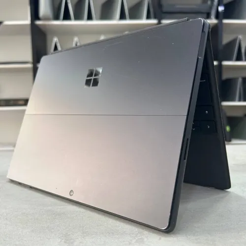 Microsoft Surface Pro 9 2en1 13 pouce Tactile 120Hz i5-1235U 8 Go LPDDR4X 256 Go SSD NVMe