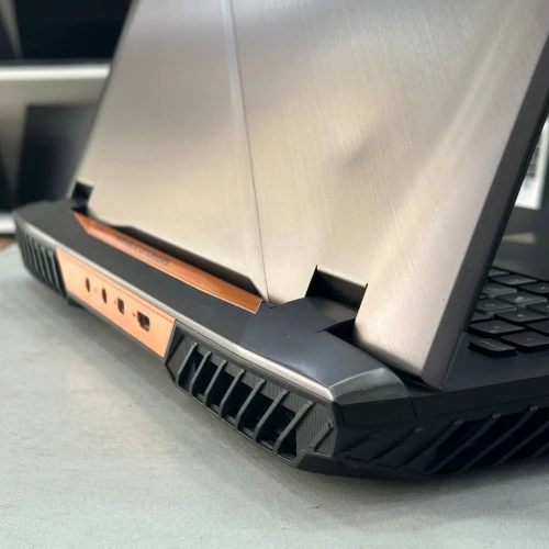 ASUS ROG G17 17,3 pouce 144Hz i7-9750H 32 Go DDR4 1 To SSD NVMe NVIDIA GeForce RTX 2080 8 Go GDDR6 VRAM