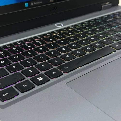 Lenovo LOQ Neuf jamais utilisé 15,6 144Hz Ryzen 7 250W 16 Go DDR5 512 Go SSD NVMe NVIDIA GeForce RTX 5050 Laptop GPU 8 Go GDDR7 + AMD NPU