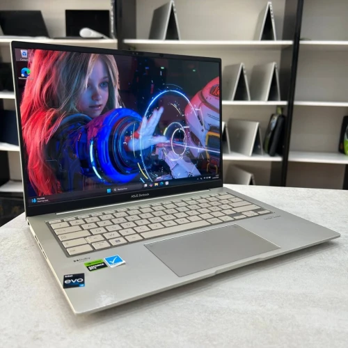 Asus Zenbook 14 OLED Gaming 14 pouce 120Hz i9 13900H 32 Go LPDDR5 512 Go SSD NVMe NVIDIA GeForce RTX 3050 Laptop GPU 4 Go GDDR6