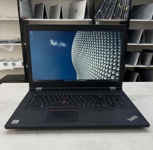 Lenovo ThinkPad P17 17 pouce i7-10850H 32 Go de RAM DDR4 1 To SSD NVMe NVIDIA Quadro RTX 3000 avec 6 Go GDDR6