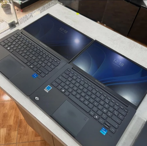 Asus ExpertBook 14 i5 1335U 16 Go de RAM 512 Go SSD NVMe 14 Full HD 360 degré