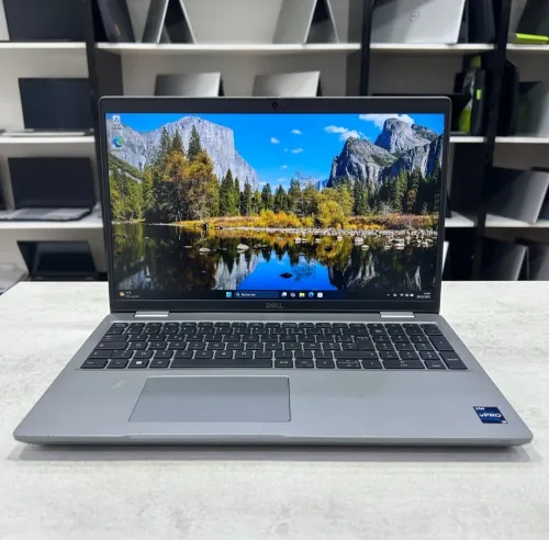 Dell Precision 3571 (Workstation) 15,6" i9-12 32 Go DDR5 512 Go SSD NVMe NVIDIA Quadro T600