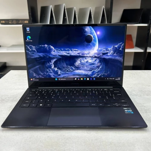 Galaxy Book2 Pro 14 pouce Amoled i7-1260P 16 Go DDR5 512 Go SSD NVMe Iris Xe Graphics