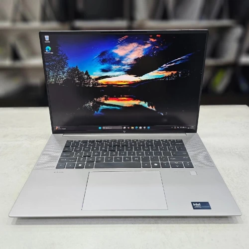 HP ZBook Studio 16" G11 Workstation Ultra 9 185H 32 Gb 1Tb SSD NVIDIA RTX 1000 Ada