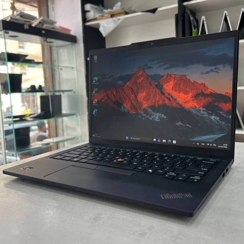 Lenovo ThinkPad T14 Ryzen 5 PRO 8540U 16 Go DDR5 256 Go SSD Radeon 740M