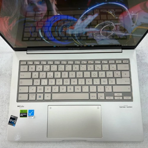Asus Zenbook 14 OLED Gaming 14 pouce 120Hz i9 13900H 32 Go LPDDR5 512 Go SSD NVMe NVIDIA GeForce RTX 3050 Laptop GPU 4 Go GDDR6