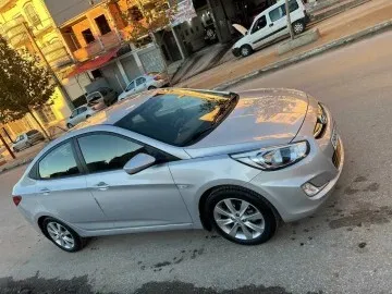 Hyundai Accent RB  4 portes 2017 GL+