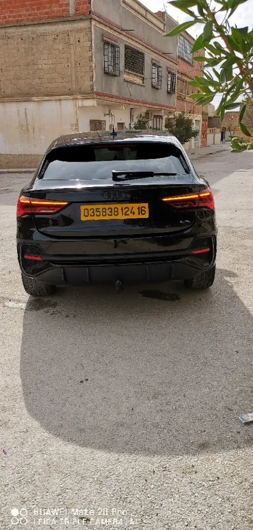 Audi Q3 2024 S line quattro