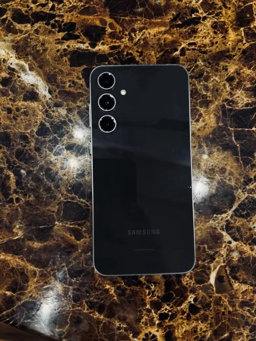 Samsung S23fe