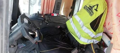 ENGIN DE TRAVAUX PUBLICS CHARGEUR CATERPILLAR MODELE 980 G 2002