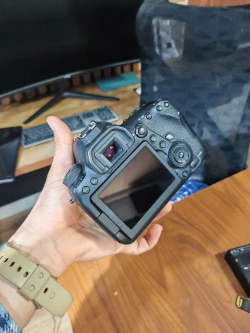 Canon 6d mark ii 2 (2k neuf)