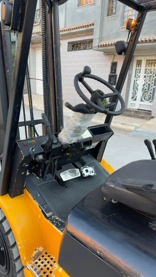 Clark Hyster isuzu 2000