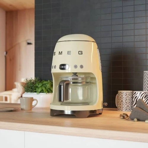 Machine a cafe a filtre SMEG DCF02CRE