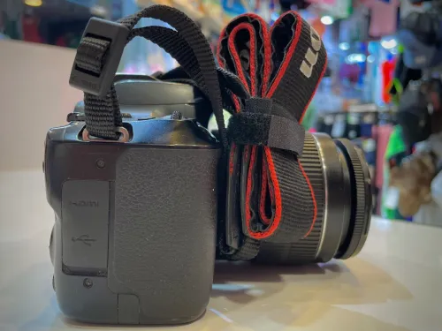 Caonon eos 250d + objectif 18-55mm EFS