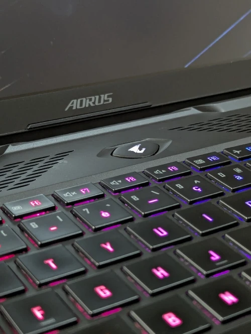 AOREUS RTX 4080 12 GB 150W // i7 13 GEN // 360HZ