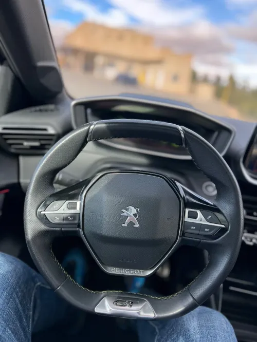 Peugeot 208 2023 GT