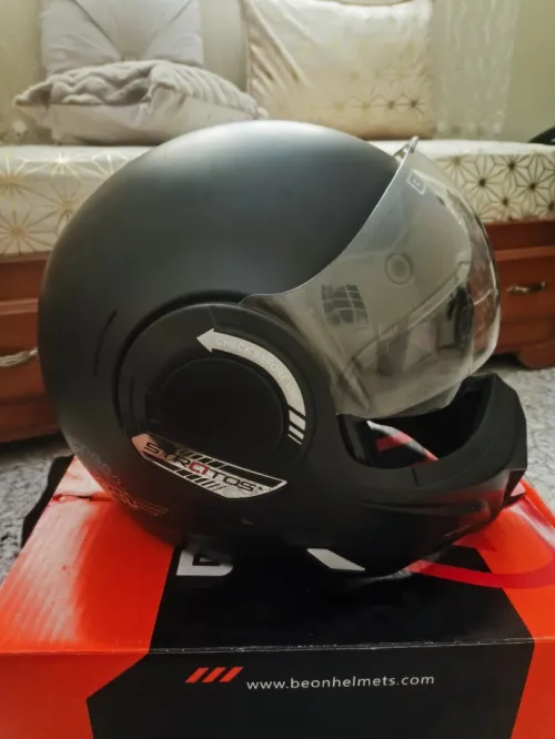 Casque moto beon 707
