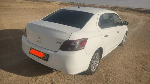 Peugeot 301 2013 Allure