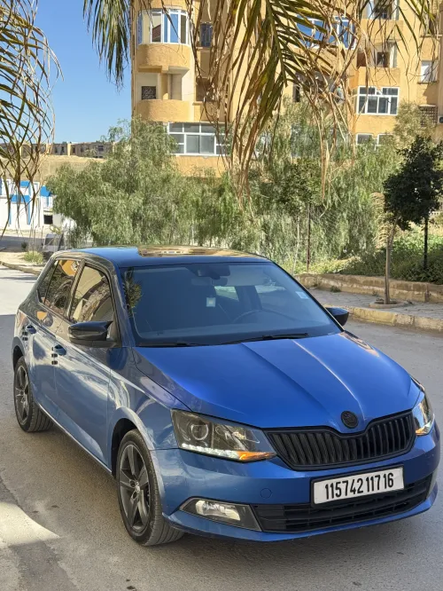 Skoda Fabia 2017 Style (avec toit panoramique)