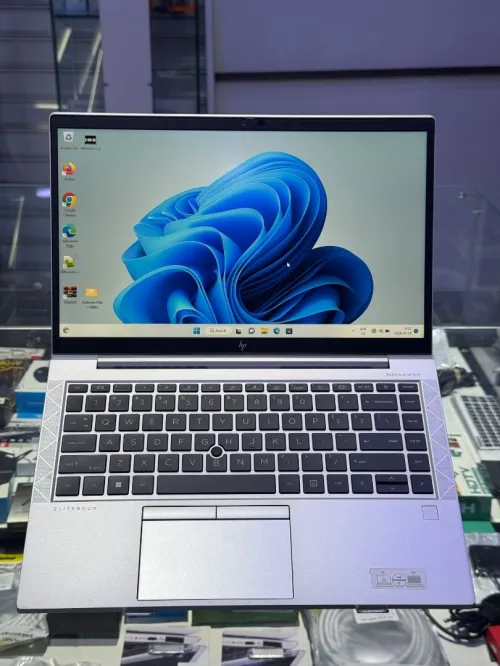HP Elitebook 845 g8