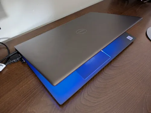 Dell Vostro 15 5501 - i5-1035G1 / 16GB RAM, 256GB SSD